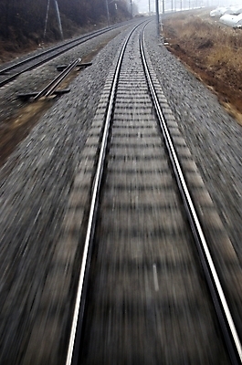 포토 JPG 주간 시설물 공공시설 현대건축 건축 길 자연 풍경 사람없음 야외 기찻길 레인 철도의날 국내포토 자연요소 건축물 시설 생태계 파일형식 법정기념일