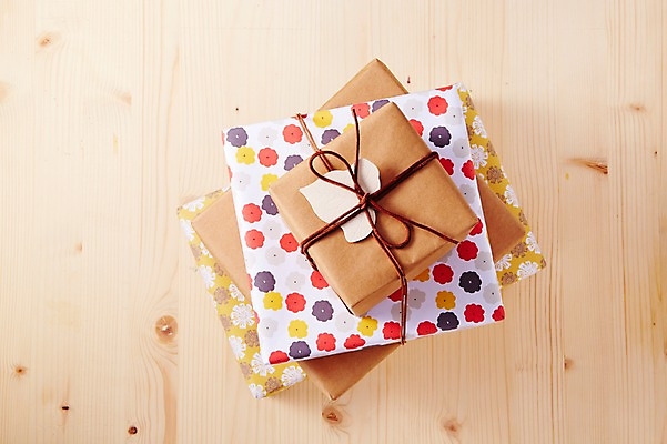 포토 JPG 주간 리본 백그라운드 포장 실내 선물포장 선물 사람없음 장식 선물상자 상자 쌓기 끈 오브젝트 국내포토 자연요소 모션 내부 파일형식