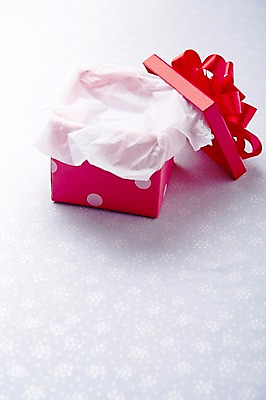 포토 JPG 스튜디오촬영 리본 종이 백그라운드 포장 실내 선물포장 선물 사람없음 장식 선물상자 상자 뚜껑 오픈 오브젝트 국내포토 내부 파일형식