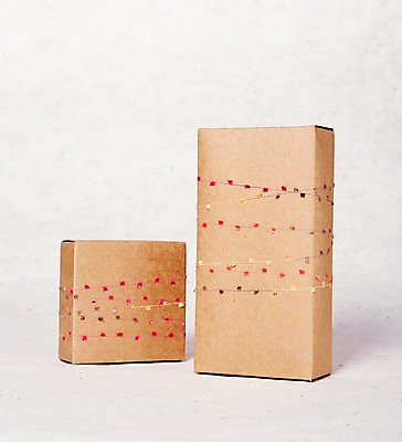 포토 JPG 스튜디오촬영 백그라운드 포장 실내 선물포장 선물 사람없음 장식 선물상자 상자 끈 오브젝트 국내포토 내부 파일형식