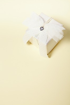 포토 JPG 스튜디오촬영 리본 백그라운드 포장 실내 선물포장 선물 사람없음 장식 선물상자 상자 오브젝트 국내포토 내부 파일형식