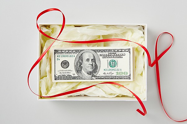 포토 JPG 스튜디오촬영 리본 백그라운드 지폐 돈 포장 실내 선물포장 선물 사람없음 장식 금융 경제 선물상자 상자 달러 끈 오브젝트 국내포토 내부 재산 파일형식