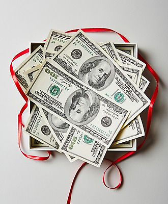 포토 JPG 스튜디오촬영 리본 백그라운드 지폐 돈 포장 실내 선물포장 선물 사람없음 장식 금융 경제 선물상자 상자 달러 끈 오브젝트 국내포토 내부 재산 파일형식