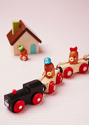 포토 JPG 스튜디오촬영 모양 모자 음식 컨셉 식재료 재료 부동산 사람없음 아웃포커스 장식 장난감 귀여움 미니어처 기차 소시지 햄 집모양 국내포토 잡화 육상교통 대중교통 촬영기법 실내 육류 모형 가공식품 재산 파일형식