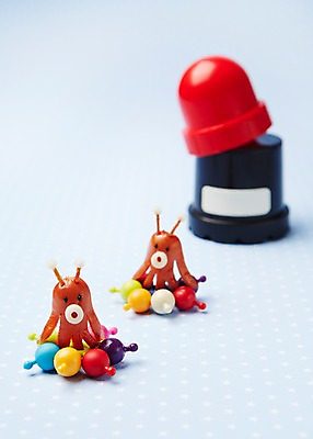 포토 JPG 스튜디오촬영 모양 음식 교통수단 컨셉 식재료 재료 사람없음 아웃포커스 장식 귀여움 우주비행사 외계인 소시지 햄 사이렌 국내포토 교통 촬영기법 실내 육류 우주 미확인물체 가공식품 파일형식