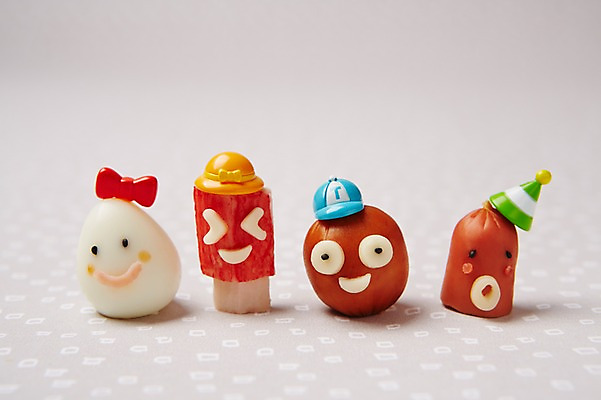 포토 JPG 스튜디오촬영 모양 모자 음식 컨셉 식재료 재료 사람없음 장식 귀여움 소시지 햄 메추리알 맛살 국내포토 잡화 실내 육류 알 가공식품 파일형식