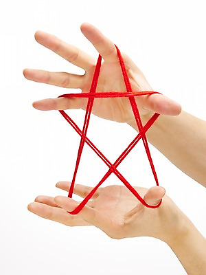 포토 JPG 스튜디오촬영 모양 도형 손 어린이교육 교육 별 놀이 실내 한명 손짓 신체부위 놀이용품 양손 실 실뜨기 국내포토 자연요소 1 모션 사람 내부 오브젝트 파일형식