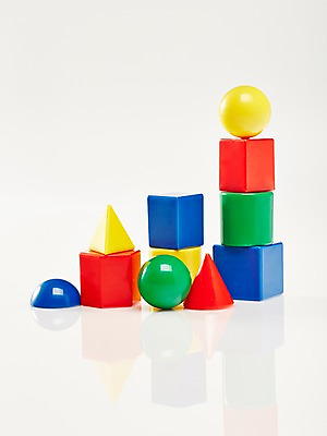 포토 JPG 스튜디오촬영 모양 도형 어린이교육 교육 컬러 놀이 실내 사람없음 컬러풀 장난감 놀이용품 사각형 블록 삼각형 오브젝트 교구 원뿔 국내포토 내부 파일형식