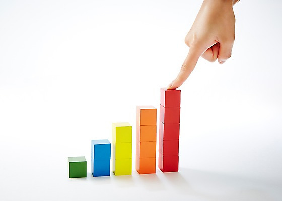 포토 JPG 스튜디오촬영 모양 도형 손 어린이교육 교육 컬러 손가락 놀이 한손 실내 한명 손짓 신체부위 컬러풀 장난감 놀이용품 사각형 블록 오브젝트 국내포토 1 모션 사람 내부 파일형식