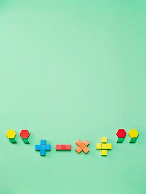 포토 JPG 스튜디오촬영 모양 기호 어린이교육 교육 놀이 실내 사람없음 장난감 놀이용품 블록 수학 계산 덧셈 플러스 뺄셈 하이픈 오브젝트 교구 수학기호 나누기 곱셈 나눗셈 쉼표 국내포토 문자 교과목 내부 사칙연산 파일형식