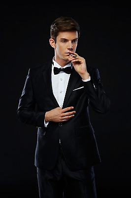 포토 JPG 스튜디오촬영 서양인 외국인 해외기획촬영 2012년태국 남자 검은배경 흡연 담배 실내 한명 서기 들기 사람 정장 턱시도 상반신 20대 성인 앞모습 고급 연미복 청년만 청년남자만 청년남자한명만 성인남자한명만 국내포토 1 옷 뷰포인트 백그라운드 컨셉 모션 인종 청년 내부 검은색 남자만 남자한명만 성인남자만 성인만 파일형식