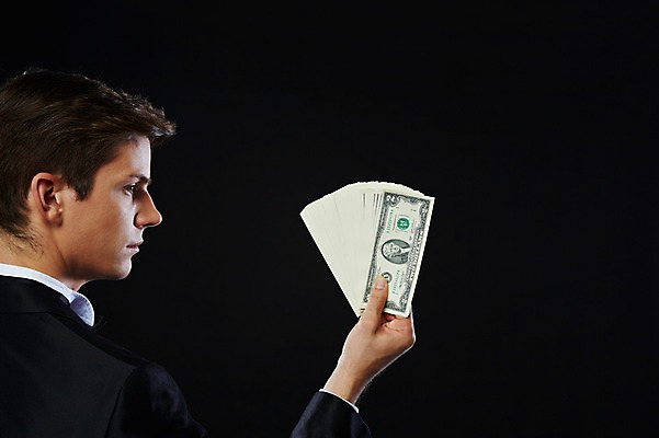 포토 JPG 스튜디오촬영 서양인 외국인 해외기획촬영 2012년태국 남자 지폐 돈 비즈니스 검은배경 실내 한명 들기 사람 정장 턱시도 상반신 20대 성인 뒷모습 금융 경제 달러 부 고급 연미복 청년만 청년남자만 청년남자한명만 성인남자한명만 국내포토 1 옷 뷰포인트 백그라운드 컨셉 모션 인종 청년 내부 검은색 재산 남자만 남자한명만 성인남자만 성인만 파일형식