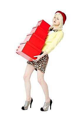 포토 JPG 스튜디오촬영 전신 서양인 외국인 해외기획촬영 모자 우먼라이프 2012년태국 여자 패션 실내 선물 한명 서기 들기 누끼 사람 이벤트 20대 성인 옆모습 캐주얼 선물상자 쇼핑 상자 쌓기 무거움 청년만 청년여자만 청년여자한명만 성인여자한명만 국내포토 1 라이프스타일 잡화 옷 뷰포인트 모션 인종 청년 내부 무게 여자만 여자한명만 성인여자만 성인만 파일형식