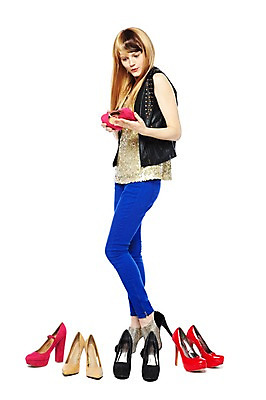 포토 JPG 스튜디오촬영 전신 서양인 외국인 해외기획촬영 우먼라이프 2012년태국 잡화 여자 패션 구두 신발 실내 한명 서기 들기 누끼 사람 이벤트 20대 성인 캐주얼 쇼핑 조끼 선택 하이힐 여성화 청년만 청년여자만 청년여자한명만 성인여자한명만 국내포토 1 라이프스타일 옷 컨셉 모션 인종 청년 내부 외투 여자만 여자한명만 성인여자만 성인만 파일형식