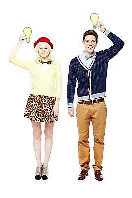 포토 JPG 스튜디오촬영 전신 서양인 외국인 백인 해외기획촬영 모자 커플 2012년태국 여자 패션 남자 커플라이프 전구 모션 아이디어 실내 서기 웃음 들기 누끼 사람 20대 성인 두명 앞모습 캐주얼 페이퍼플레이 청년만 성인만 국내포토 라이프스타일 잡화 옷 뷰포인트 컨셉 관계 표정 인종 청년 내부 파일형식