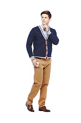 포토 JPG 스튜디오촬영 전신 서양인 외국인 해외기획촬영 응시 2012년태국 남자 생각 모션 나비넥타이 실내 한명 서기 들기 누끼 사람 20대 성인 앞모습 캐주얼 스마트폰 통화 청년만 청년남자만 청년남자한명만 성인남자한명만 국내포토 1 시선 옷 뷰포인트 넥타이 인종 청년 내부 핸드폰 스마트기기 남자만 남자한명만 성인남자만 성인만 파일형식