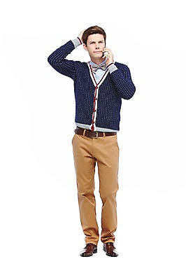 포토 JPG 스튜디오촬영 전신 서양인 외국인 해외기획촬영 2012년태국 남자 나비넥타이 실내 한명 서기 들기 누끼 사람 20대 성인 앞모습 캐주얼 스마트폰 통화 청년만 청년남자만 청년남자한명만 성인남자한명만 국내포토 1 옷 뷰포인트 모션 넥타이 인종 청년 내부 핸드폰 스마트기기 남자만 남자한명만 성인남자만 성인만 파일형식