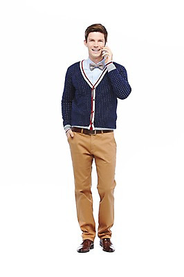 포토 JPG 스튜디오촬영 전신 서양인 외국인 해외기획촬영 2012년태국 남자 나비넥타이 실내 한명 서기 웃음 들기 누끼 사람 20대 성인 앞모습 캐주얼 스마트폰 통화 청년만 청년남자만 청년남자한명만 성인남자한명만 국내포토 1 옷 뷰포인트 모션 넥타이 표정 인종 청년 내부 핸드폰 스마트기기 남자만 남자한명만 성인남자만 성인만 파일형식