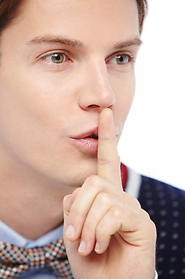 포토 JPG 스튜디오촬영 서양인 외국인 해외기획촬영 응시 2012년태국 남자 모션 실내 한명 사람 손짓 근접촬영 상반신 20대 성인 아웃포커스 비밀 쉿 조용 청년만 청년남자만 청년남자한명만 성인남자한명만 국내포토 1 시선 뷰포인트 컨셉 촬영기법 인종 청년 내부 남자만 남자한명만 성인남자만 성인만 파일형식