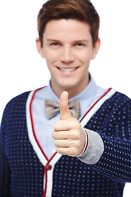 포토 JPG 스튜디오촬영 서양인 외국인 해외기획촬영 2012년태국 남자 모션 나비넥타이 실내 한명 웃음 누끼 사람 손짓 상반신 20대 성인 앞모습 아웃포커스 캐주얼 엄지손가락 최고 청년만 청년남자만 청년남자한명만 성인남자한명만 국내포토 1 옷 뷰포인트 손가락 넥타이 촬영기법 표정 인종 청년 내부 남자만 남자한명만 성인남자만 성인만 파일형식