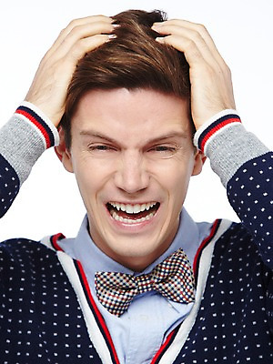 포토 JPG 스튜디오촬영 서양인 외국인 해외기획촬영 2012년태국 남자 모션 나비넥타이 스트레스 실내 한명 누끼 사람 상반신 20대 성인 앞모습 캐주얼 찡그림 두통 청년만 청년남자만 청년남자한명만 성인남자한명만 국내포토 1 옷 뷰포인트 넥타이 표정 인종 청년 내부 질병 남자만 남자한명만 성인남자만 성인만 파일형식