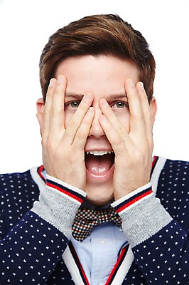 포토 JPG 스튜디오촬영 서양인 외국인 해외기획촬영 2012년태국 남자 모션 나비넥타이 실내 한명 웃음 누끼 사람 상반신 20대 성인 앞모습 캐주얼 가림 청년만 청년남자만 청년남자한명만 성인남자한명만 국내포토 1 옷 뷰포인트 넥타이 표정 인종 청년 내부 남자만 남자한명만 성인남자만 성인만 파일형식