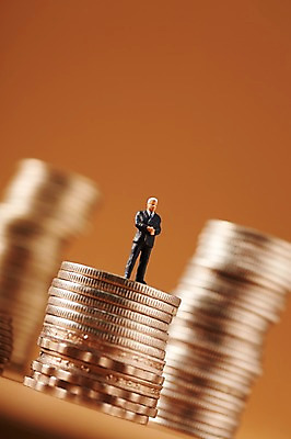 포토 JPG 스튜디오촬영 인형 백그라운드 컨셉 돈 비즈니스 실내 근접촬영 사람없음 아웃포커스 금융 경제 장난감 쌓기 모형 동전 미니어처 피규어 스마트 오브젝트 국내포토 뷰포인트 모션 촬영기법 내부 재산 파일형식