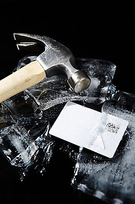 포토 JPG 스튜디오촬영 백그라운드 컨셉 비즈니스 실내 사람없음 금융 경제 얼음 손상 공구 신용카드 망치 스마트 오브젝트 결제 국내포토 자연요소 내부 도구 파일형식