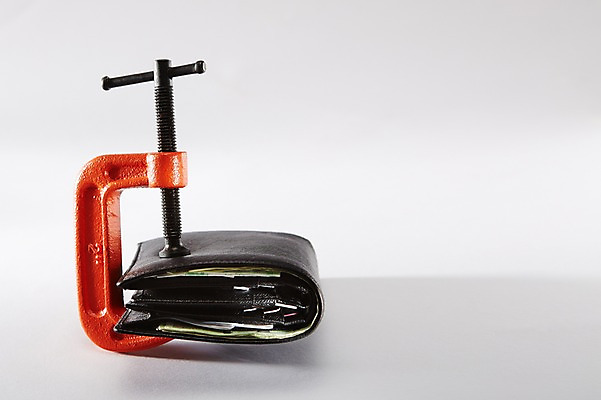 포토 JPG 스튜디오촬영 백그라운드 컨셉 지폐 돈 비즈니스 실내 사람없음 금융 경제 공구 지갑 누름 스마트 오브젝트 클램프 국내포토 모션 내부 도구 재산 파일형식