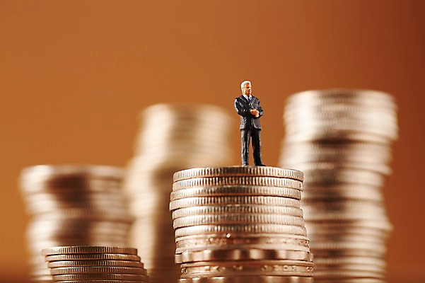 포토 JPG 스튜디오촬영 인형 백그라운드 컨셉 돈 비즈니스 실내 근접촬영 사람없음 아웃포커스 금융 경제 장난감 쌓기 모형 동전 미니어처 피규어 스마트 오브젝트 국내포토 뷰포인트 모션 촬영기법 내부 재산 파일형식