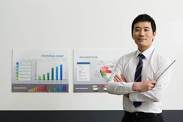 포토 JPG 스튜디오촬영 남자 비즈니스 통계 넥타이 그래프 실내 설명 한명 서기 웃음 들기 사람 정장 손짓 상반신 성인 앞모습 30대 비즈니스라이프 팔짱 자료 한국인 업무 직장인 비즈니스맨 발표 막대기 프레젠테이션 성인남자한명만 장년만 장년남자만 장년남자한명만 국내포토 직업 1 라이프스타일 잡화 옷 뷰포인트 모션 표정 동양인 내부 장년 작업 남자만 남자한명만 성인남자만 성인만 파일형식