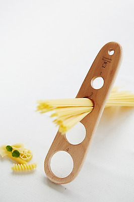 포토 JPG 스튜디오촬영 생활용품 식재료 주방용품 파스타 실내 스파게티 사람없음 목재 아웃포커스 도구 면류 면 오브젝트 계량기 국내포토 나무 음식 재료 서양음식 촬영기법 내부 파일형식