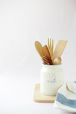 포토 JPG 스튜디오촬영 생활용품 포크 주방용품 도마 실내 통 사람없음 수건 숟가락 도구 나이프 오브젝트 담기 주걱 국내포토 식기 모션 수저 내부 위생용품 칼 파일형식