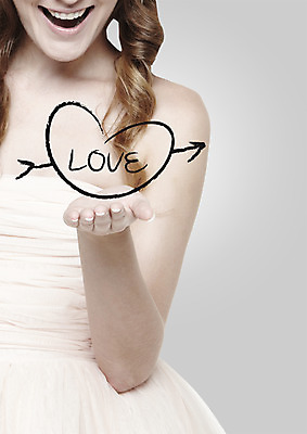 스튜디오촬영 PSD 서양인 외국인 편집 편집이미지 문자 알파벳 영어 드레스 여자 화살표 텍스트 포토일러 화살 실내 손바닥 사랑 입벌림 한명 웃음 사람 손짓 상반신 성인 타이포그라피 앞모습 단어 손들기 하트 디지털합성 합성 여자만 여자한명만 성인여자만 성인만 이미지편집 모양 1 손 옷 감정 뷰포인트 모션 표정 인종 내부 파일형식