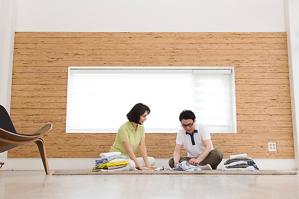 포토 JPG 스튜디오촬영 전신 라이프스타일 부부 커플 옷 여자 남자 40대 중년 가사 의자 중년라이프 실내 사람 앉기 동양인 두명 라이프 한국인 도움 빨래 부부생활 중년만 국내포토 가구 컨셉 관계 모션 인종 성인 내부 생활 성인만 파일형식