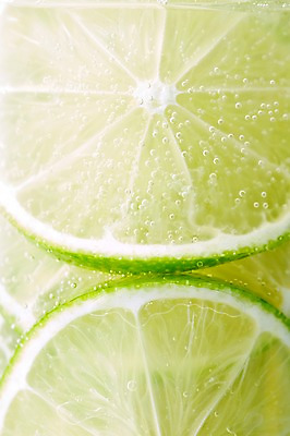 포토 JPG 스튜디오촬영 음료 음식 과일 잔 실내 근접촬영 사람없음 주스 과일주스 슬라이스 라임 생과일 라임주스 트로피컬아트 국내포토 식기 뷰포인트 내부 그림 파일형식