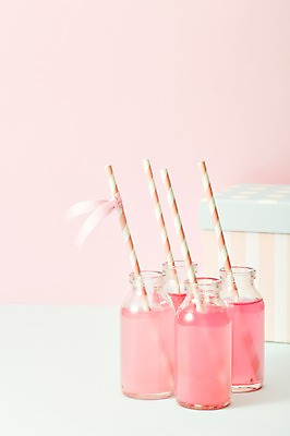 포토 JPG 스튜디오촬영 리본 음료 분홍색 컬러 유리병 실내 빨대 사람없음 아웃포커스 병 국내포토 식기 병_용기 촬영기법 내부 파일형식