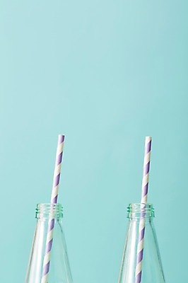 포토 JPG 스튜디오촬영 음료 유리병 실내 빨대 사람없음 병 국내포토 식기 병_용기 내부 파일형식