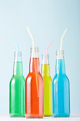 포토 JPG 스튜디오촬영 음료 음식 유리병 실내 종류 빨대 사람없음 아웃포커스 컬러풀 병 국내포토 식기 컬러 병_용기 촬영기법 내부 파일형식