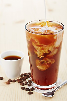 포토 JPG 스튜디오촬영 커피 음료 음식 잔 실내 사람없음 아웃포커스 컵 숟가락 우유 원두 커피잔 찻잔 아메리카노 라떼 아이스아메리카노 국내포토 식기 유제품 촬영기법 수저 내부 아이스커피 파일형식