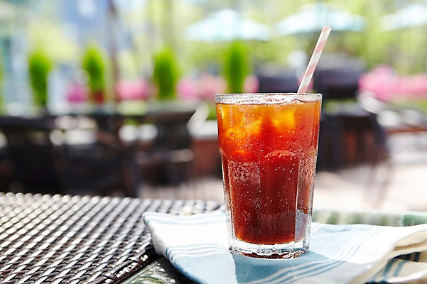 포토 JPG 주간 커피 음료 음식 탁자 잔 빨대 사람없음 야외 아웃포커스 컵 얼음 아메리카노 아이스커피 아이스아메리카노 국내포토 자연요소 식기 가구 촬영기법 파일형식