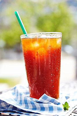 포토 JPG 주간 커피 음료 음식 탁자 잔 빨대 사람없음 야외 아웃포커스 컵 얼음 아메리카노 아이스커피 아이스아메리카노 국내포토 자연요소 식기 가구 촬영기법 파일형식