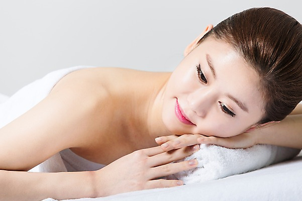 포토 JPG 스튜디오촬영 우먼라이프 여자 엎드리기 실내 한명 사람 동양인 상반신 20대 성인 앞모습 수건 눕기 뷰티 스파 한국인 마사지 매끈함 순수 청순 의료성형뷰티 여자만 여자한명만 성인여자만 청년만 청년여자만 성인한명만 청년여자한명만 성인여자한명만 성인만 국내포토 1 라이프스타일 뷰포인트 컨셉 모션 인종 청년 내부 위생용품 감각 파일형식