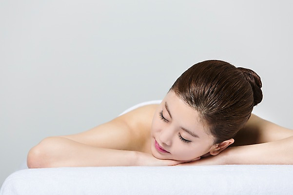 포토 JPG 스튜디오촬영 우먼라이프 여자 엎드리기 실내 한명 사람 동양인 상반신 20대 성인 앞모습 눕기 뷰티 눈감음 스파 한국인 마사지 매끈함 순수 청순 의료성형뷰티 여자만 여자한명만 성인여자만 청년만 청년여자만 성인한명만 청년여자한명만 성인여자한명만 성인만 국내포토 1 라이프스타일 뷰포인트 컨셉 모션 인종 청년 내부 감각 파일형식