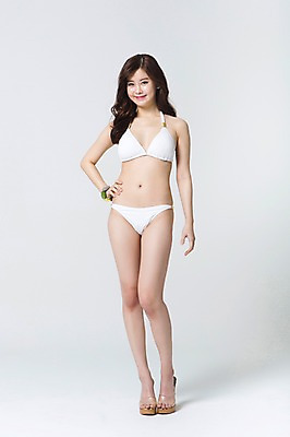 포토 JPG 스튜디오촬영 전신 우먼라이프 계절 여자 수영복 여유 허리손 포즈 팔찌 휴가 실내 한명 서기 웃음 사람 동양인 20대 성인 앞모습 여름 여름휴가 바캉스 비키니 섹시 한국인 샌들 의료성형뷰티 여자만 여자한명만 성인여자만 청년만 청년여자만 성인한명만 청년여자한명만 성인여자한명만 성인만 국내포토 1 라이프스타일 옷 감정 뷰포인트 신발 컨셉 장신구 모션 표정 인종 청년 내부 파일형식 여름_계절