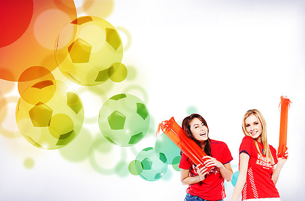 PSD 서양인 외국인 편집 편집이미지 여자 축구공 공 응원 서기 웃음 들기 사람 동양인 상반신 성인 두명 축구 응원용품 자신감 막대기 붉은악마 축구응원 열정 여자만 성인여자만 성인만 월드싸커 이미지편집 감정 스포츠 축구용품 모션 표정 인종 구기 오브젝트 파일형식