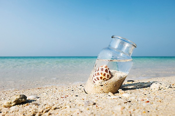 포토 JPG 주간 해외기획촬영 계절 모래 바다 유리병 2014년태국 풍경 해변 사람없음 야외 물 여름 모래사장 맑음 여름풍경 오픈 소라 병 오브젝트 담기 국내포토 자연요소 식기 모션 병_용기 날씨 어패류 파일형식 여름_계절