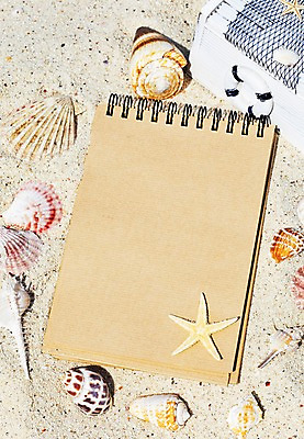 포토 JPG 주간 해외기획촬영 계절 종이 모래 바다 백그라운드 조개 불가사리 안내 프레임 2014년태국 풍경 해변 사람없음 야외 여름 상자 모래사장 다이어리 공책 여름풍경 메모지 소라 알림 오브젝트 스프링노트 가리비 국내포토 자연요소 어패류 문구용품 극피동물 사무용품 파일형식 여름_계절