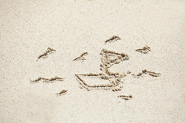 포토 JPG 주간 해외기획촬영 계절 모래 바다 백그라운드 바람 2014년태국 사랑 풍경 해변 사람없음 야외 여름 모래사장 여름풍경 돛단배 그림 선박 국내포토 자연요소 감정 수상교통 배_교통 날씨 파일형식 여름_계절