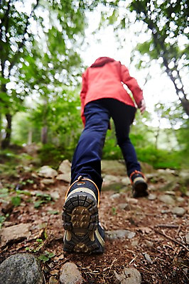 포토 JPG 주간 전신 나무 식물 여자 로우앵글 신발 산 한국 한명 서기 사람 동양인 20대 성인 야외 뒷모습 아웃포커스 등산 한국인 숲 등산복 상쾌 등산화 경기도 가평 유명산 청년만 청년여자만 청년여자한명만 성인여자한명만 국내포토 자연요소 1 옷 감정 아시아 뷰포인트 모션 촬영기법 인종 청년 트래킹 등산용품 여자만 여자한명만 성인여자만 성인만 파일형식